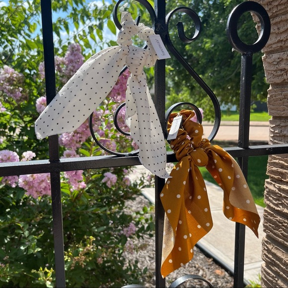 Pair of Polka-Dot Bow Scrunchies - Picture 2 of 7